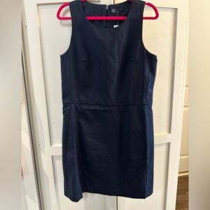 Navy blue, shift dress from the gap. Size 12r. Back zipper with pockets.